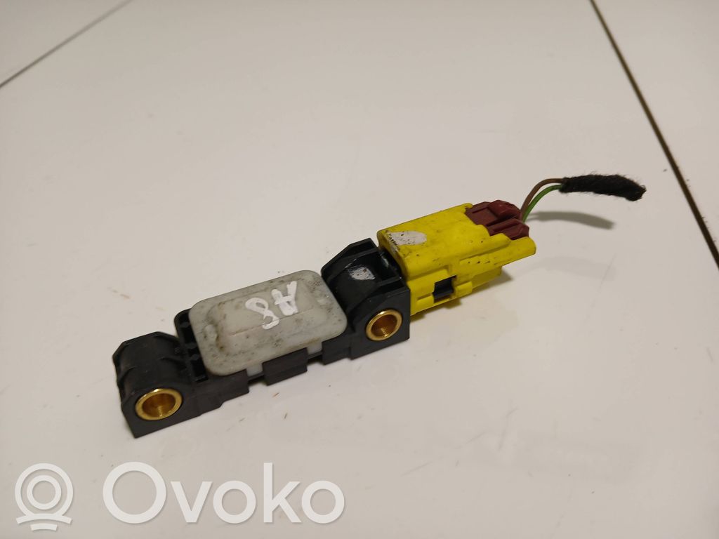 Turvatyynyn törmäysanturi   4B0959643D,181005,011447