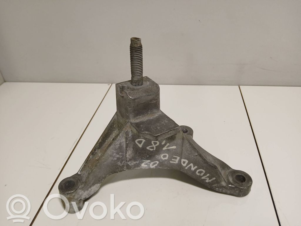 Ford Focus Engine mounting bracket 