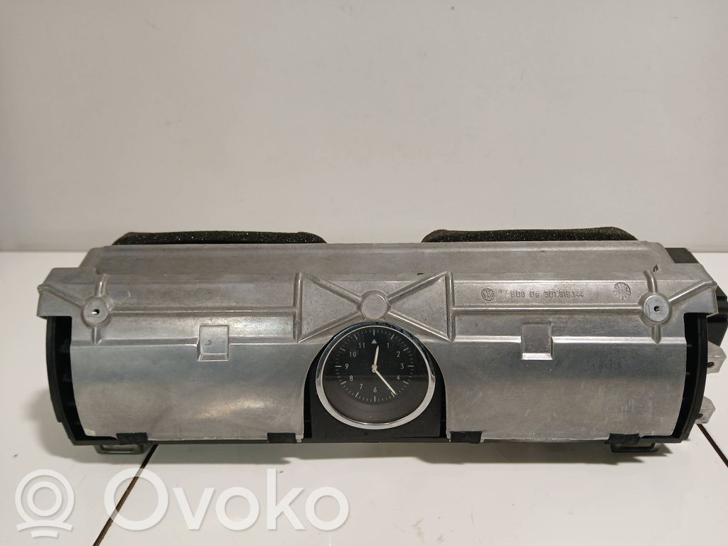 Volkswagen Phaeton Dash center air vent grill 