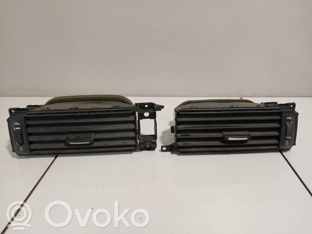 Volvo V70 Dash center air vent grill 