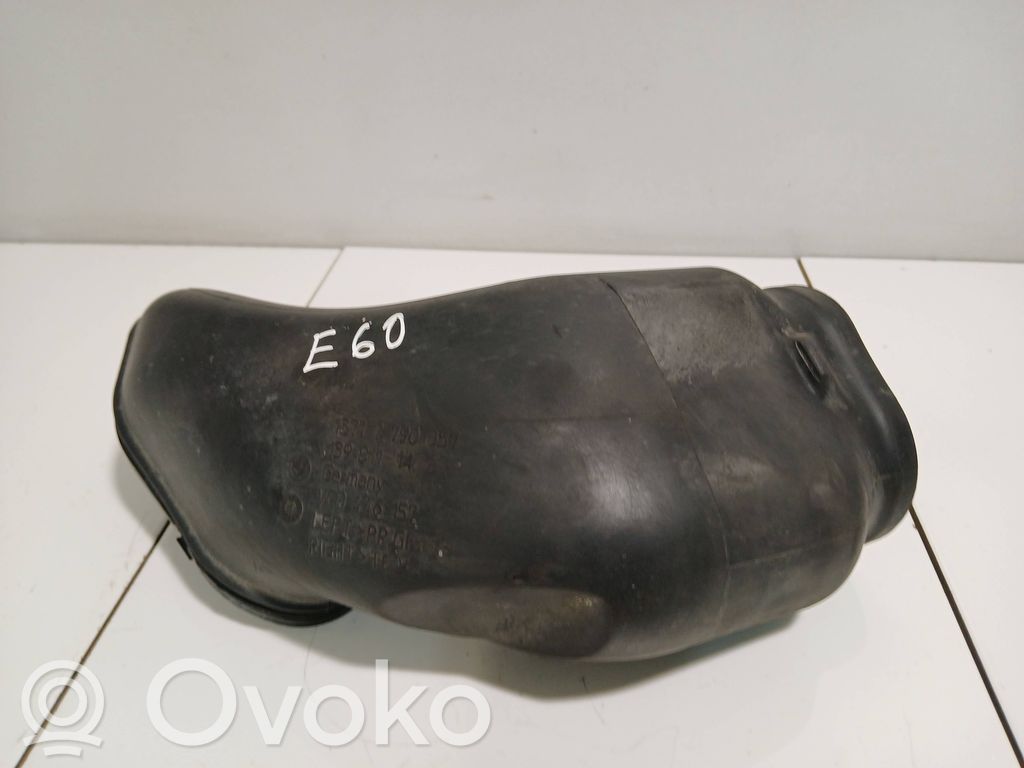 BMW 5 E60 E61 Gaisa ieplūdes kanāla detaļas 