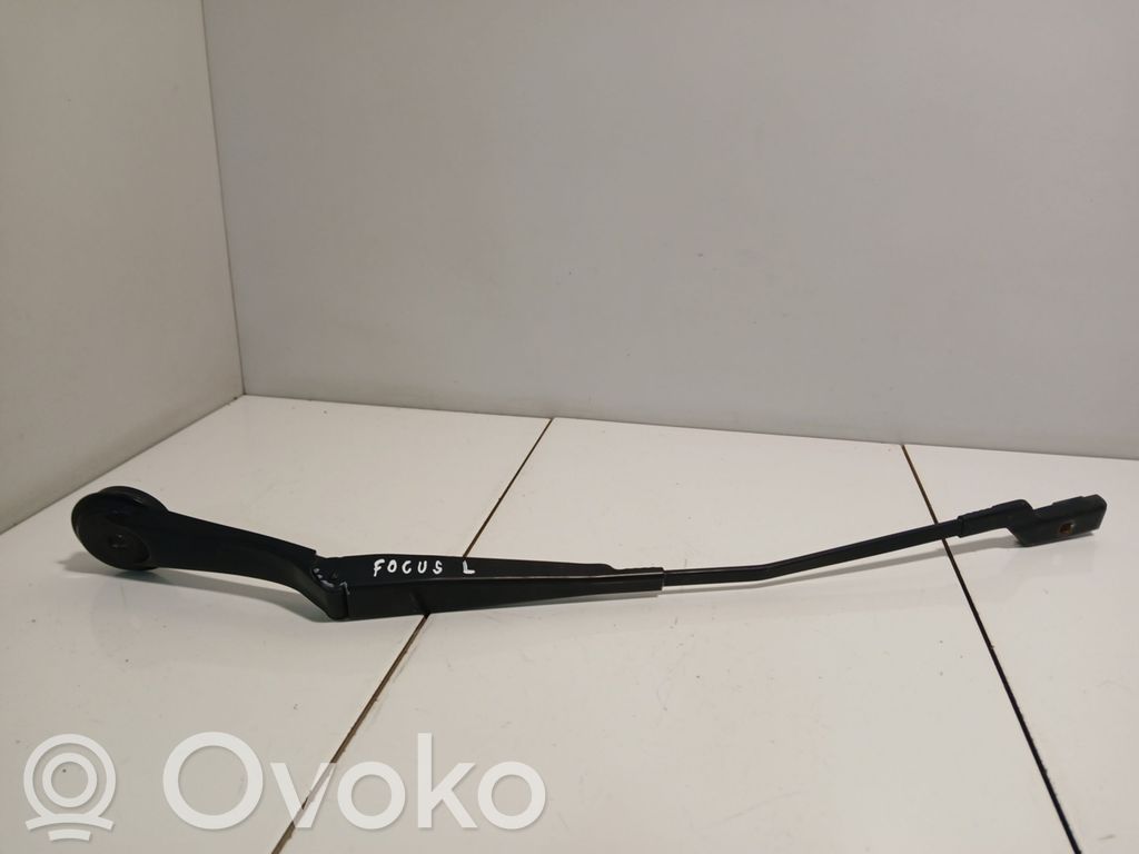 Ford Focus Front wiper blade arm 