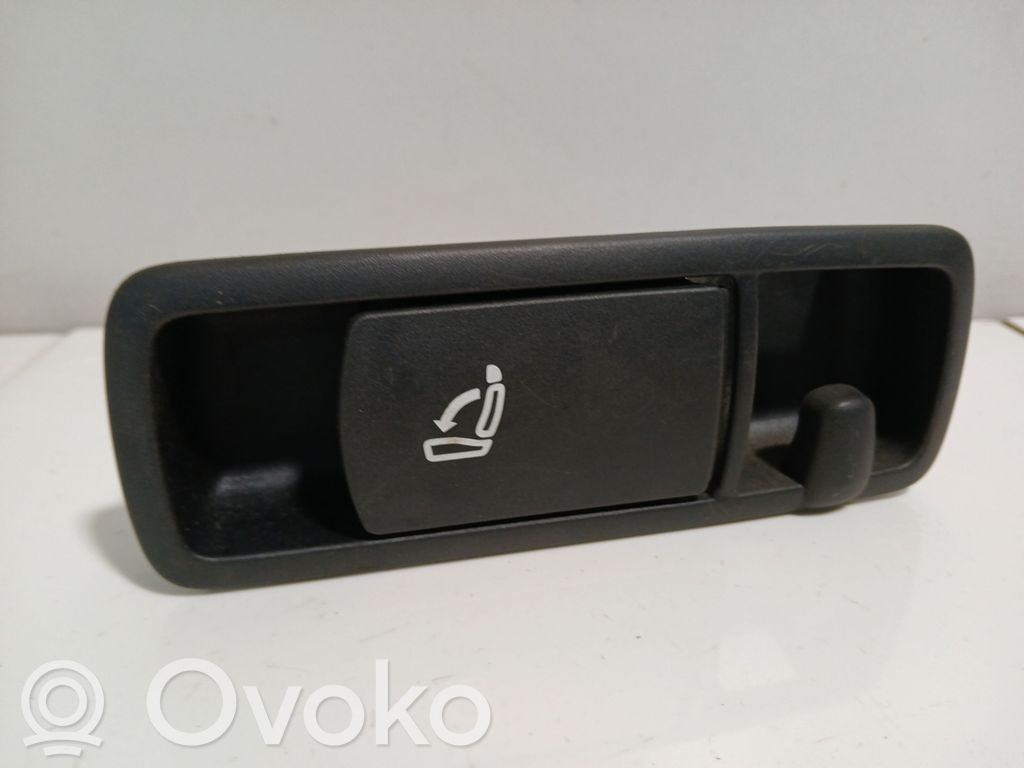 Volkswagen PASSAT B7 Rączka / Dźwignia regulacji fotela tylnego 