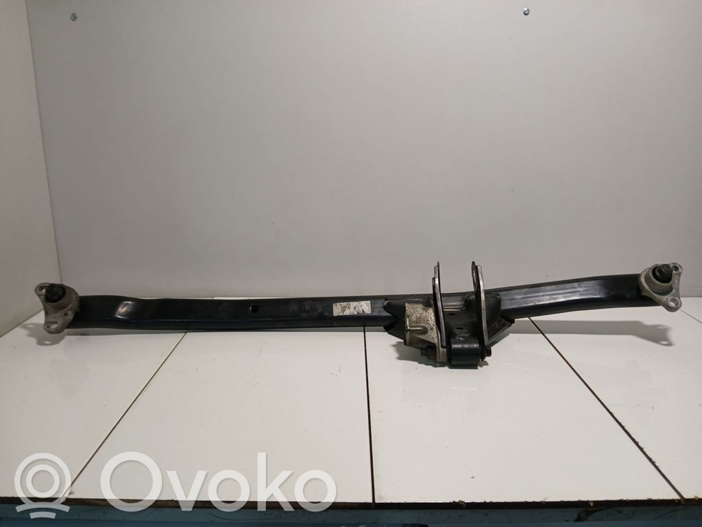 Volvo XC90 Engine mounting bracket 