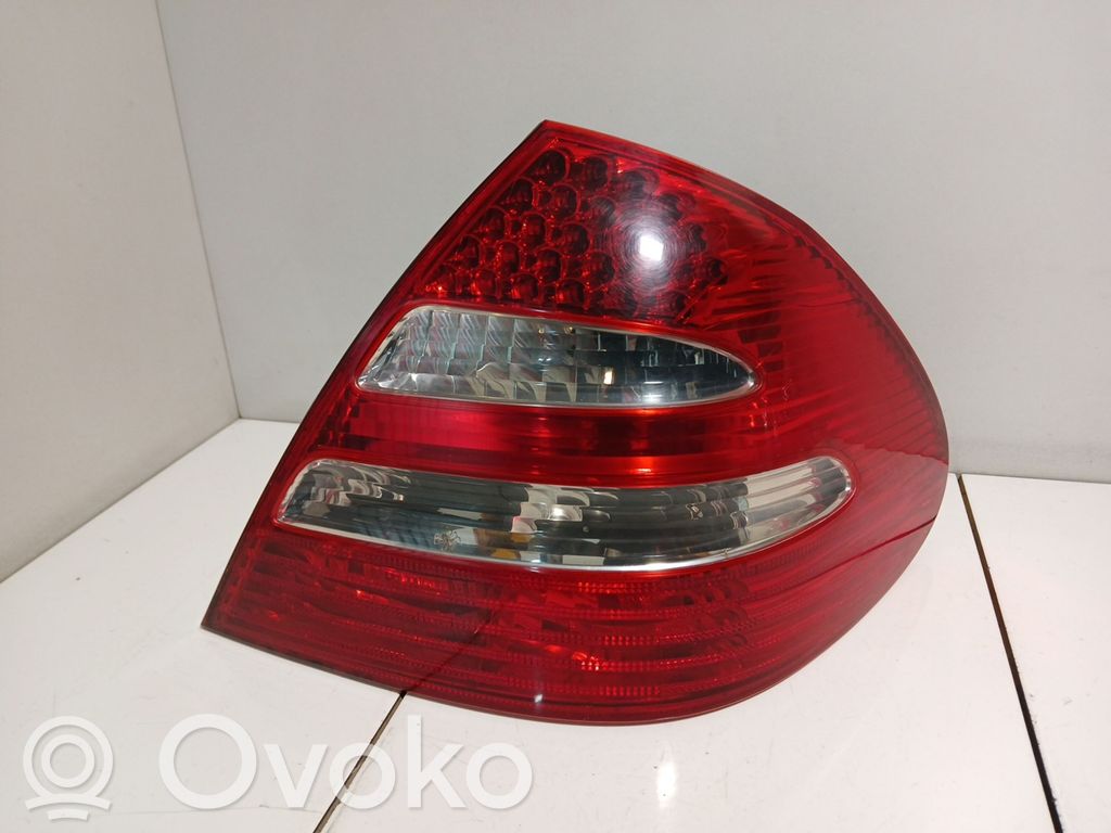Mercedes-Benz E W211 Lampă spate în caroserie 