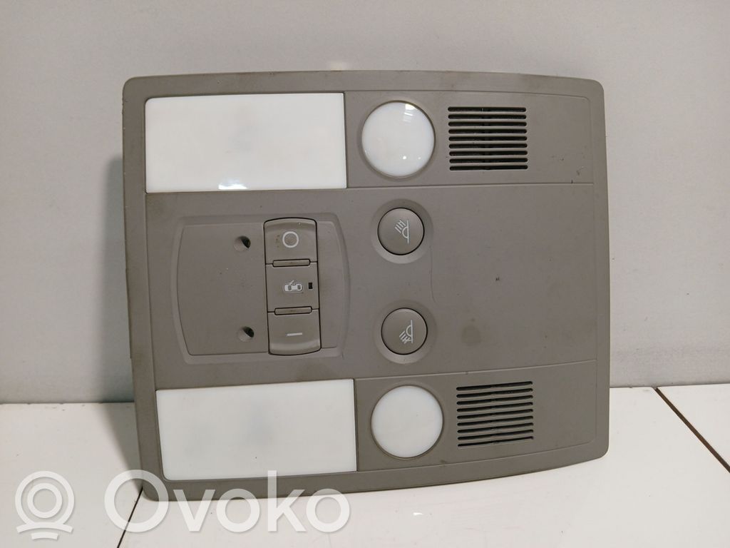 Luz del asiento trasero   4E0947111AA