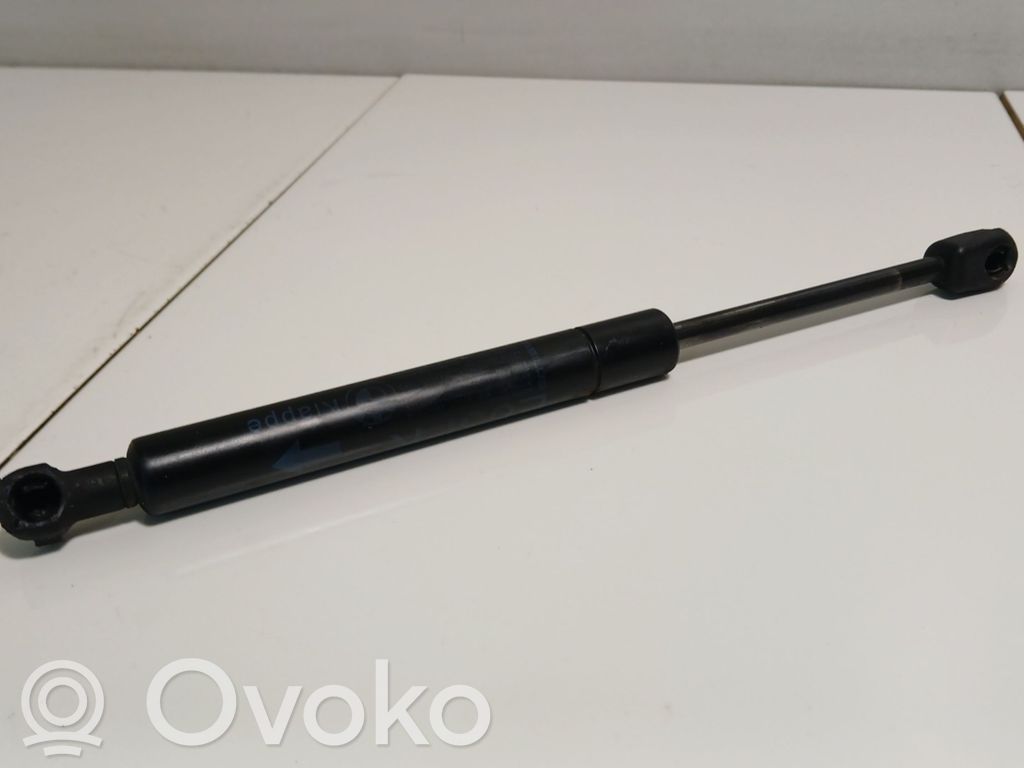 BMW X3 E83 Amortizatorius variklio dangčio 
