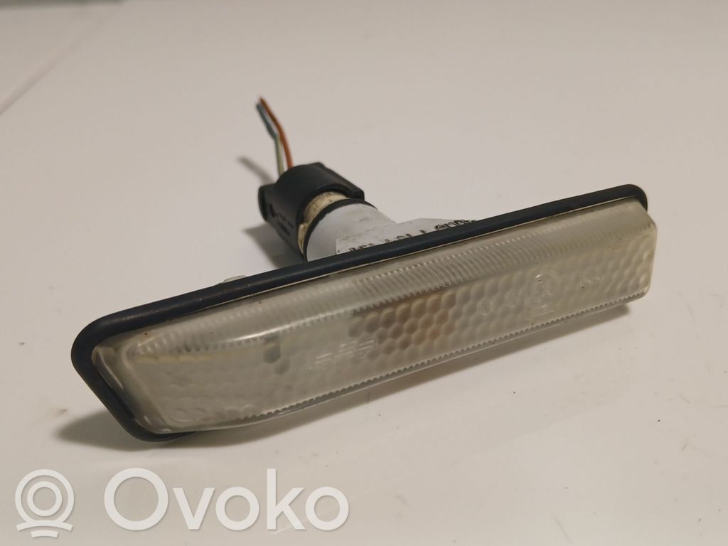 BMW X5 E53 Front fender indicator light 