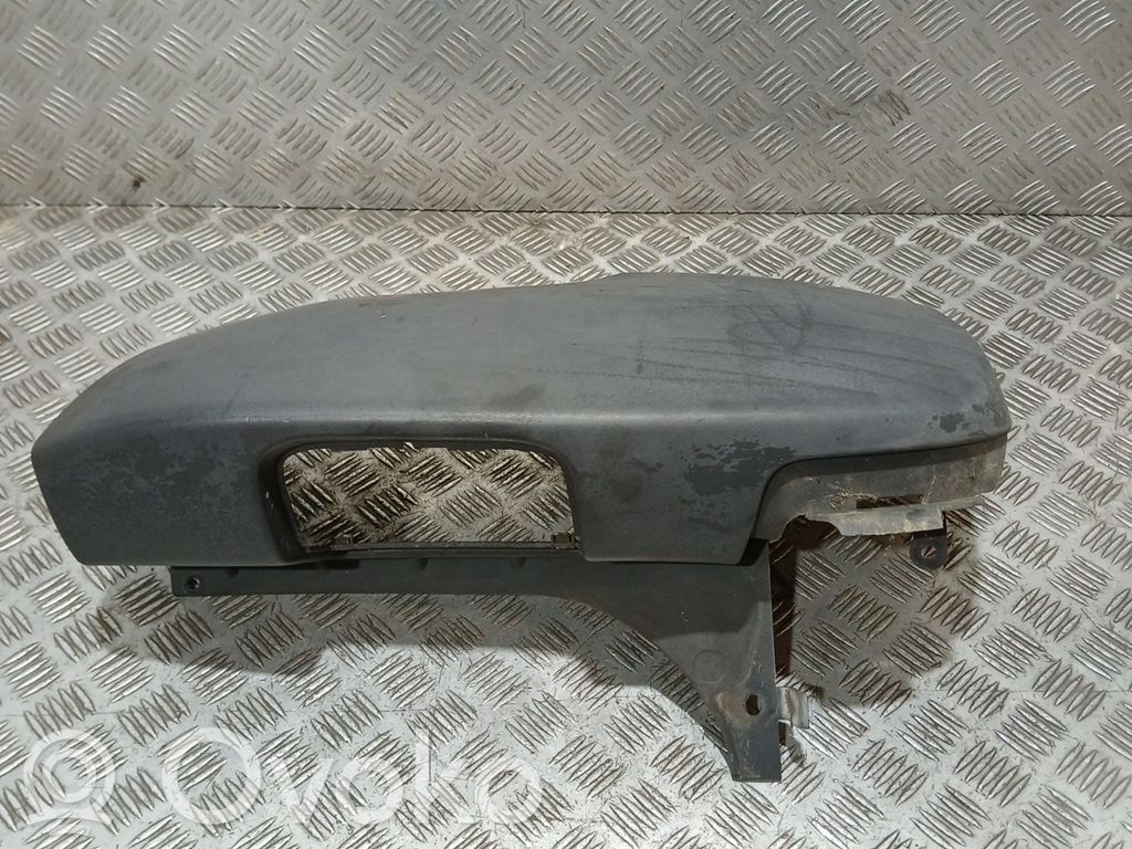 Opel Vivaro Aizmugurē bampera stūra daļa 