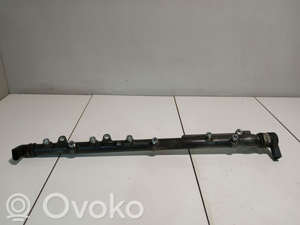 BMW X5 E53 Rampă alimentare injectoare 