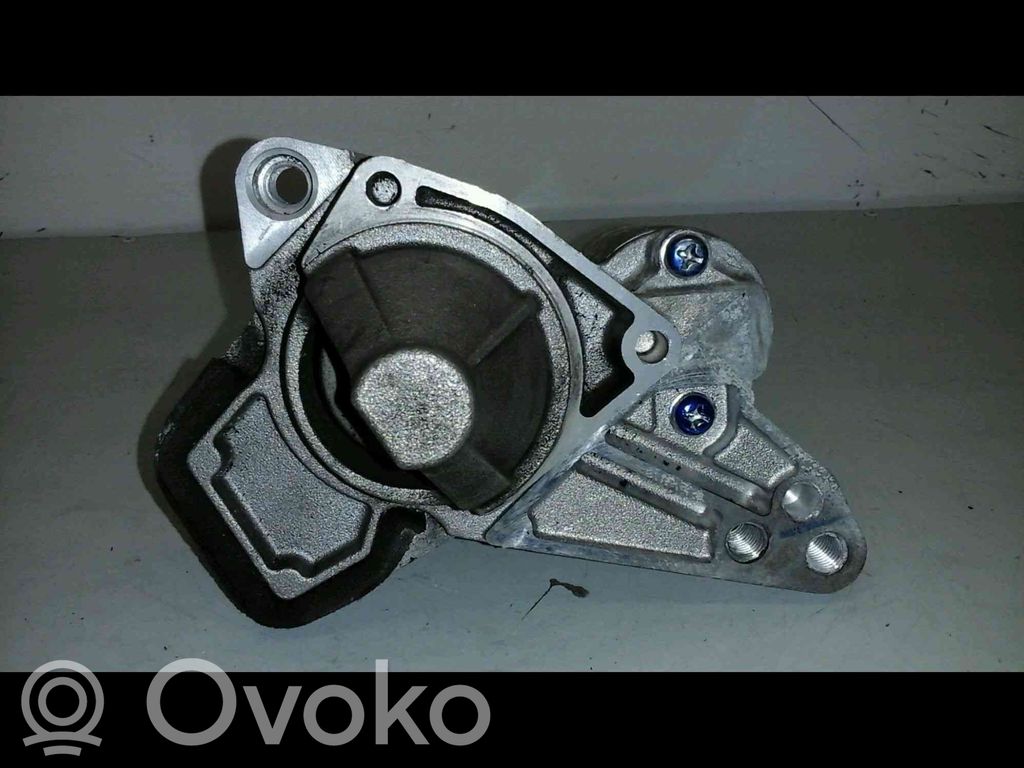 Renault Clio IV Starter motor 
