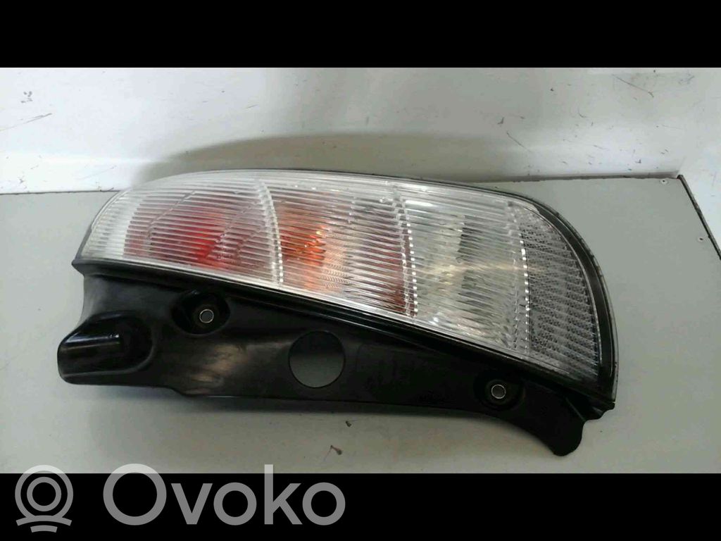 Lancia Ypsilon Luz trasera/de freno 