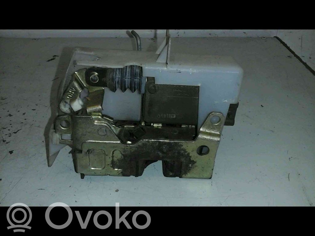 Renault Clio II Rear door lock 