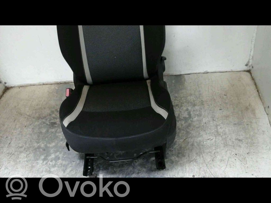 Renault Kangoo II Etumatkustajan istuin 