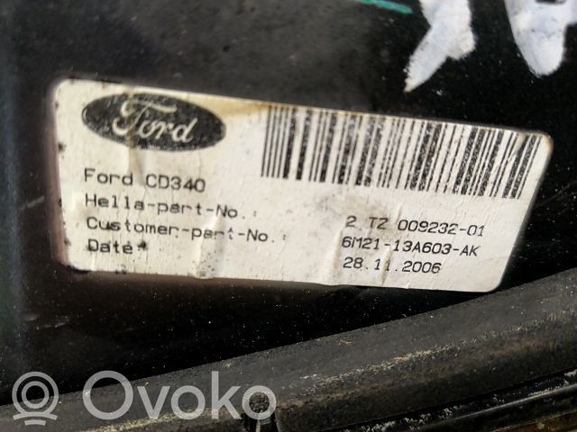 Ford S-MAX Aizmugurējais lukturis pārsegā 