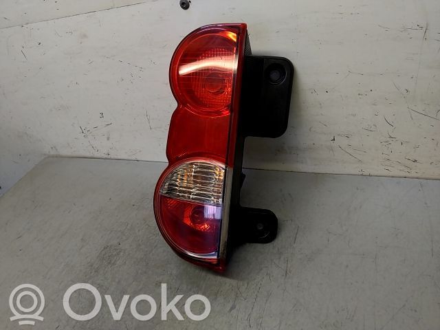 Nissan NV200 Luz trasera/de freno 