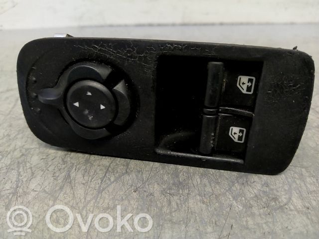 Alfa Romeo Mito Elektrisko logu slēdzis 
