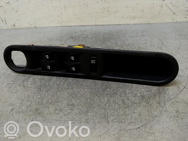 Renault Espace I Elektrinių langų jungtukas 