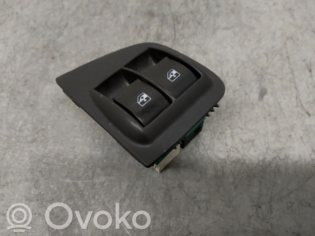 Fiat Doblo Przyciski szyb 