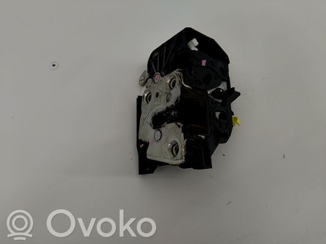 Dacia Sandero Front door lock 