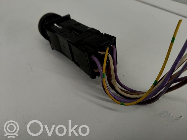 Hazard light switch   6552PK,20251139,7482185,VDMS7