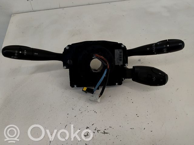 Peugeot 207 Interruptor/palanca de limpiador de luz de giro 