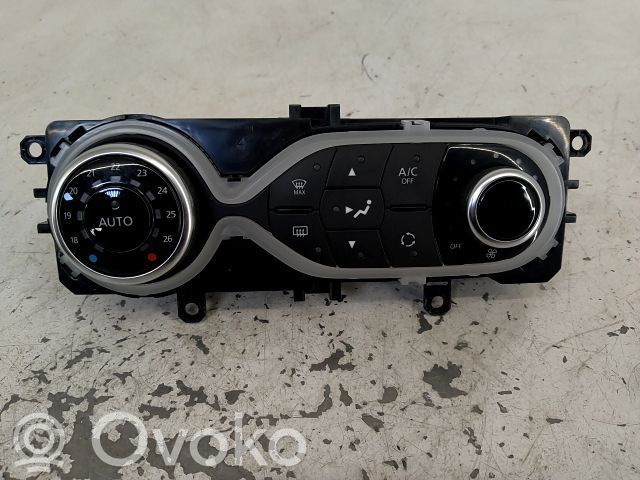 Renault Clio IV Climate control unit 