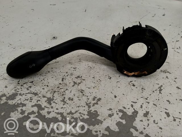 Volkswagen Golf IV Palanca de intermitentes 