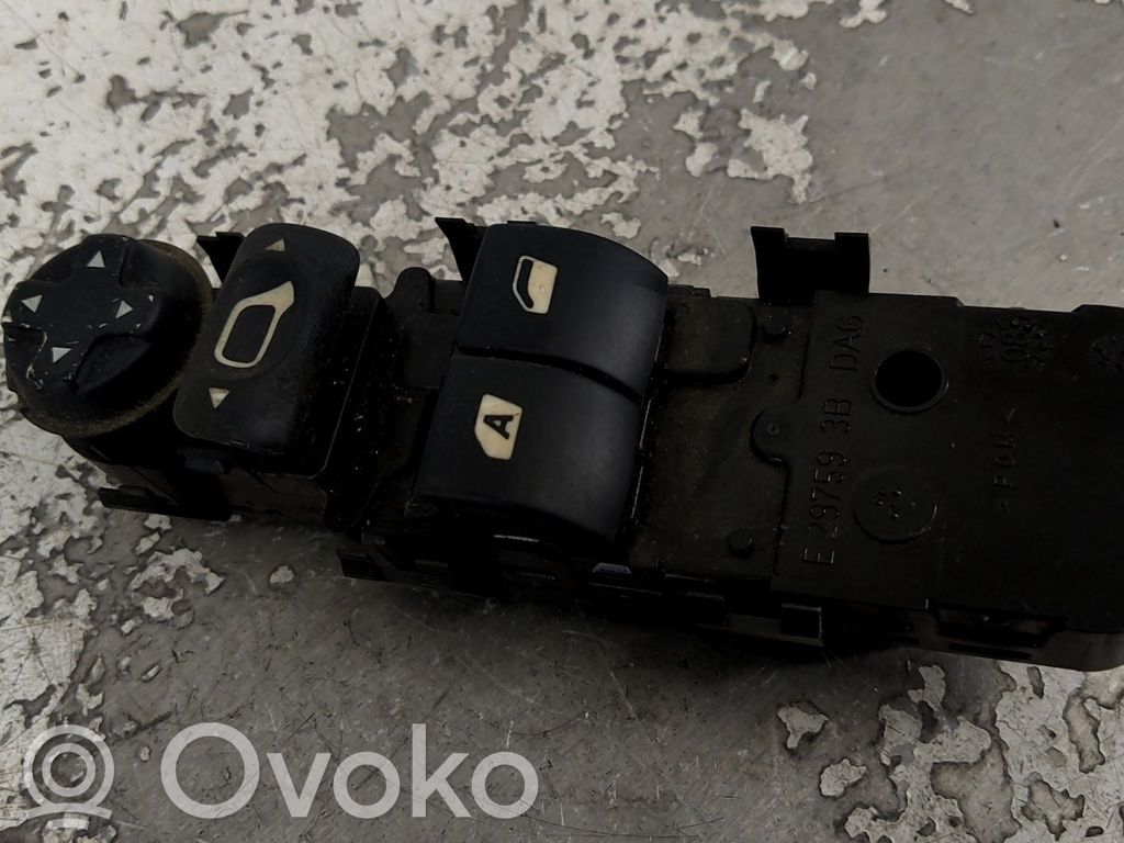 Peugeot 207 Electric window control switch 