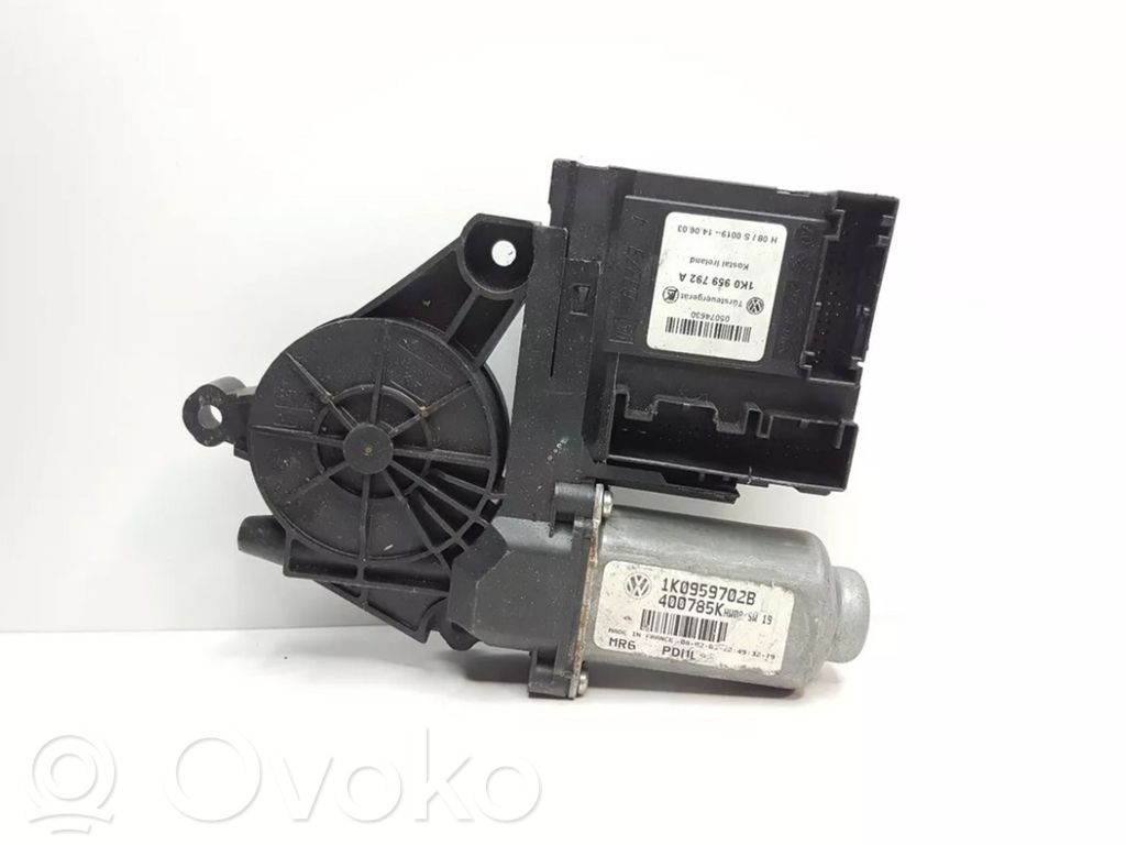 Volkswagen Touran I Silnik regulatora szyby drzwi przednich 