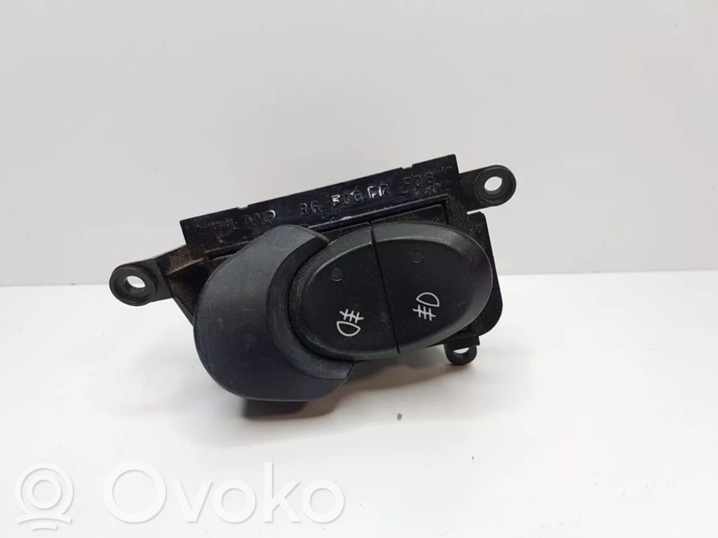 Hyundai Coupe Sumuvalojen kytkin 