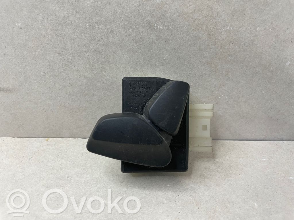Seat control switch   6926961
