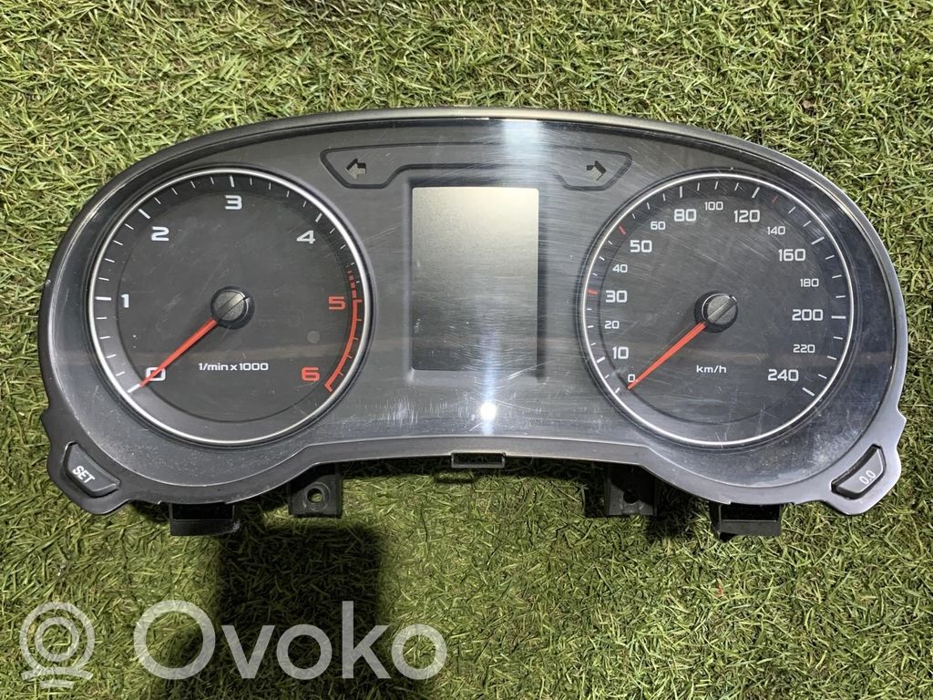 Audi A1 Speedometer (instrument cluster) 