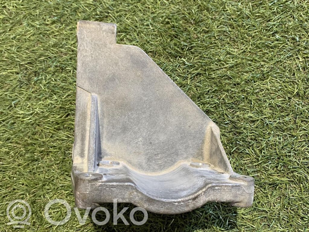 Engine mounting bracket   2S6E3K738AB,2S6E3K738AB