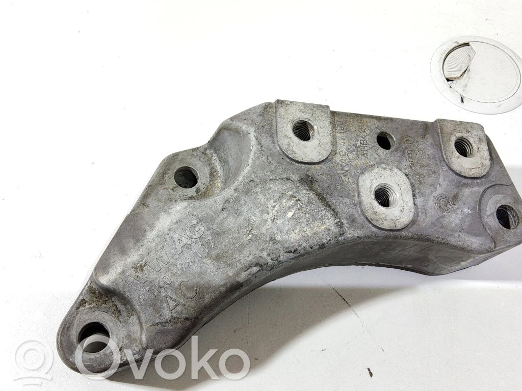 Volkswagen PASSAT B6 Engine mounting bracket 