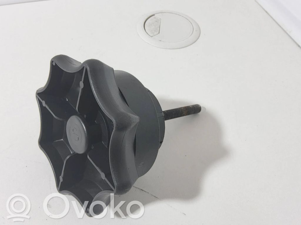 Audi A6 S6 C4 4A Spare wheel bolt 