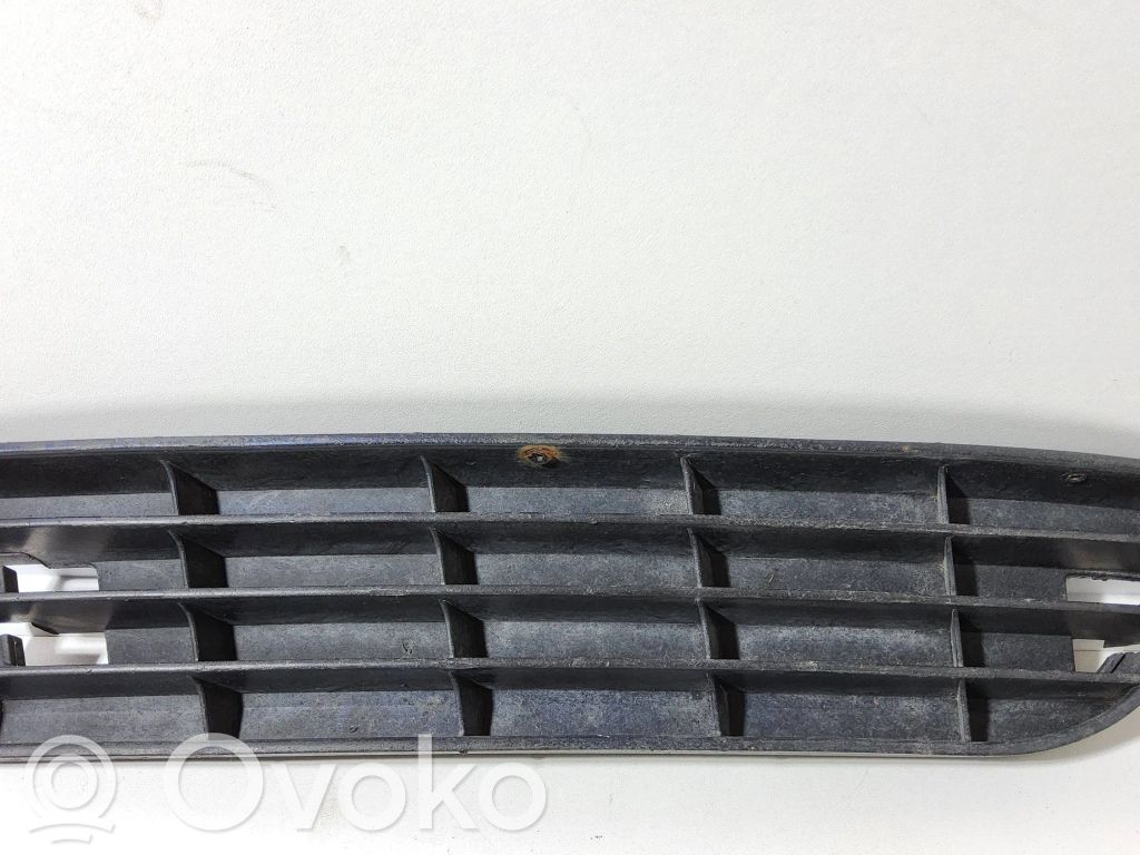 Audi A6 S6 C4 4A Front bumper lower grill 