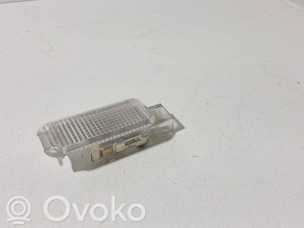 Audi A6 S6 C6 4F Éclairage de la boîte à gants 