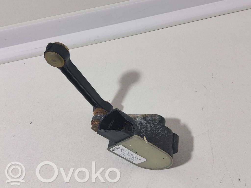 Audi Q7 4L Czujnik poziomowania tylnego zawieszenia pneumatycznego 