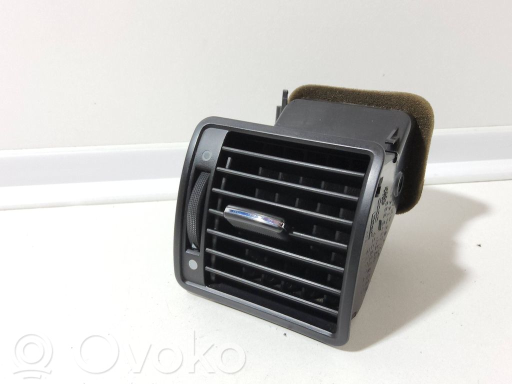 Audi A8 S8 D2 4D Grilă ventilație/ramă laterală bord 