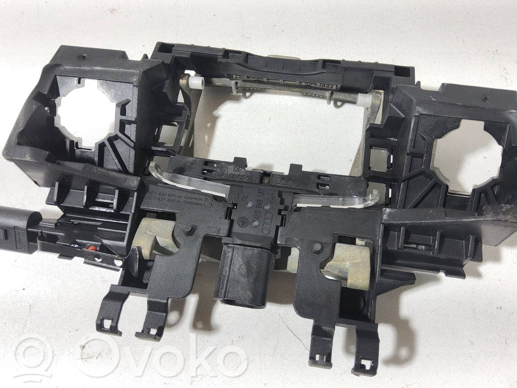 Audi A8 S8 D3 4E Front door exterior handle/bracket 