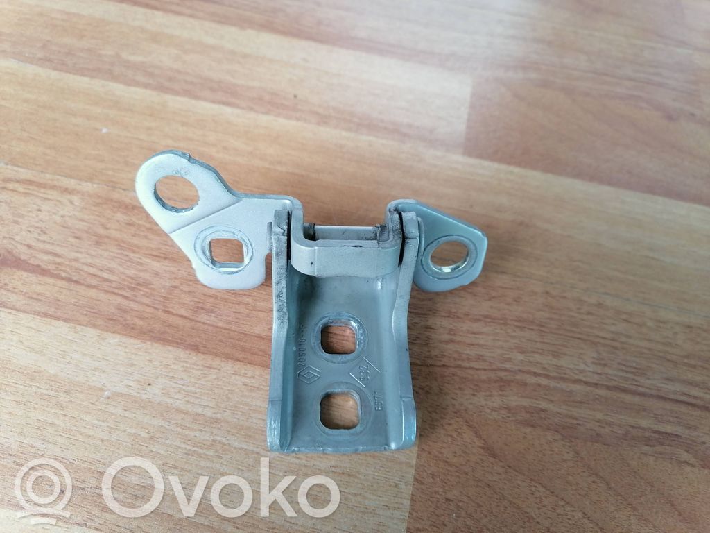 Renault Clio III Priekšpusē augšējā vira (eņģe) 