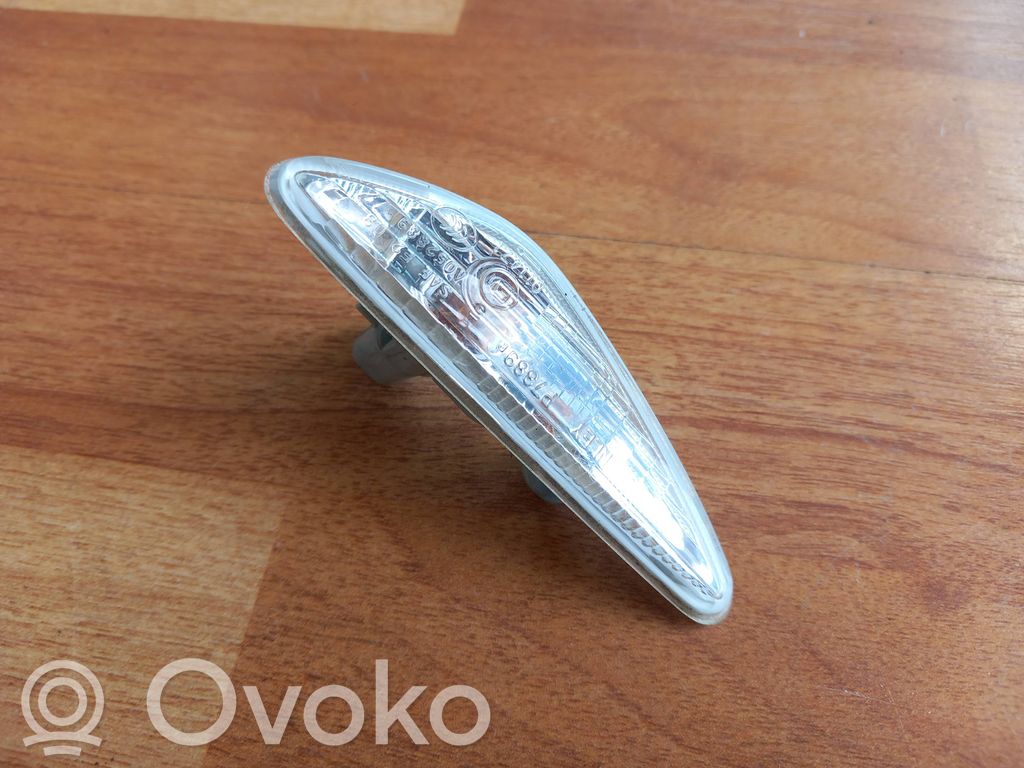Front fender indicator light   P7389,P7389R,GS1F51120,K2442