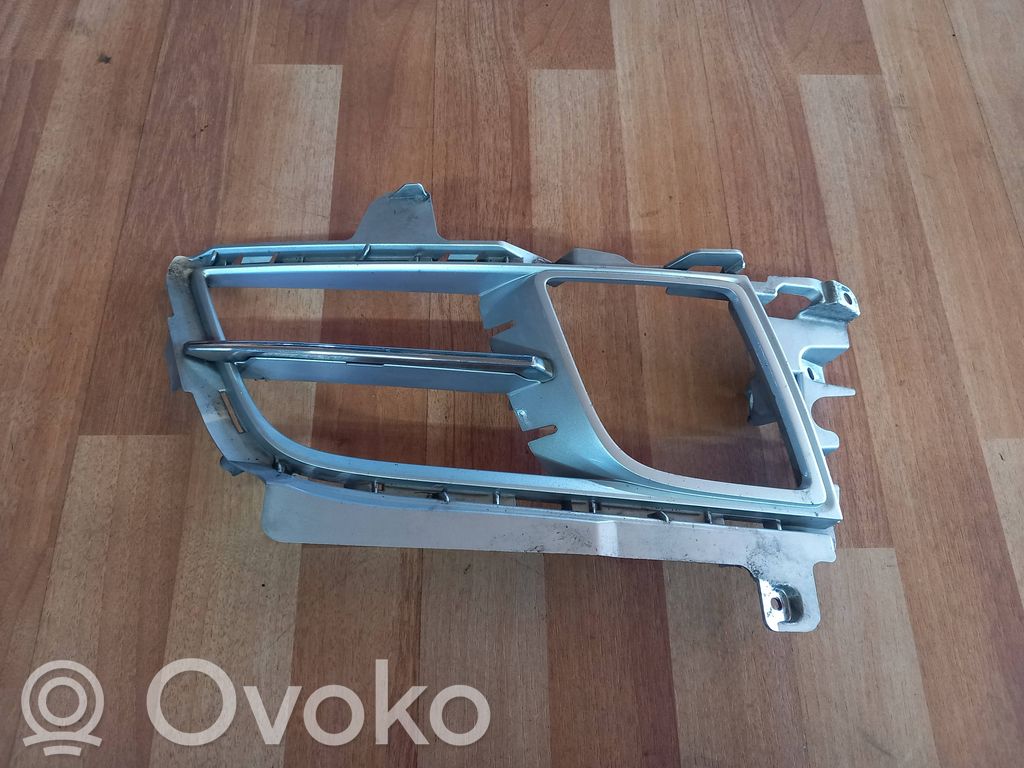 Mazda 6 Etusumuvalon ritilä 