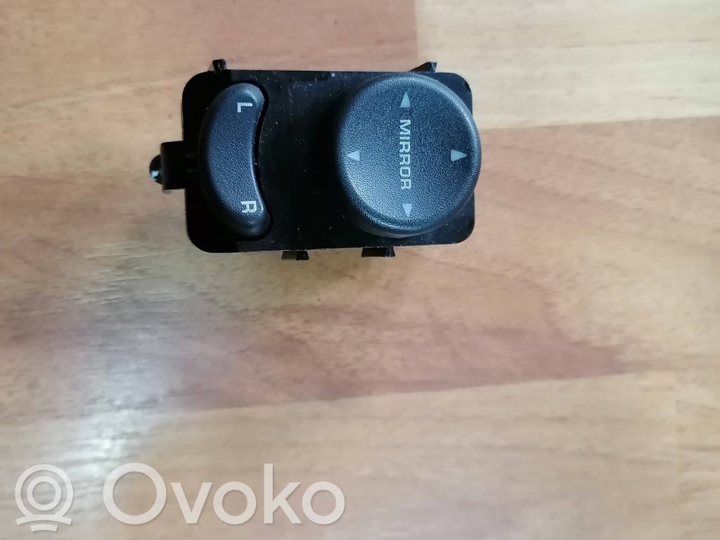 Chrysler Voyager Wing mirror switch 