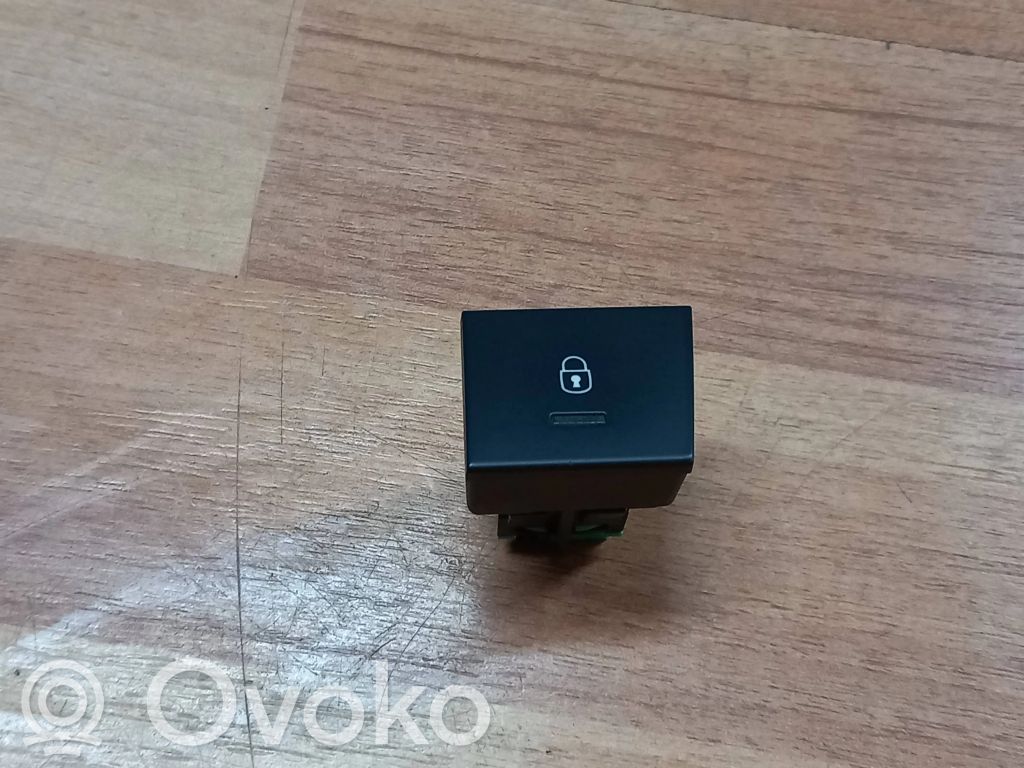 Peugeot 508 Central locking switch button 