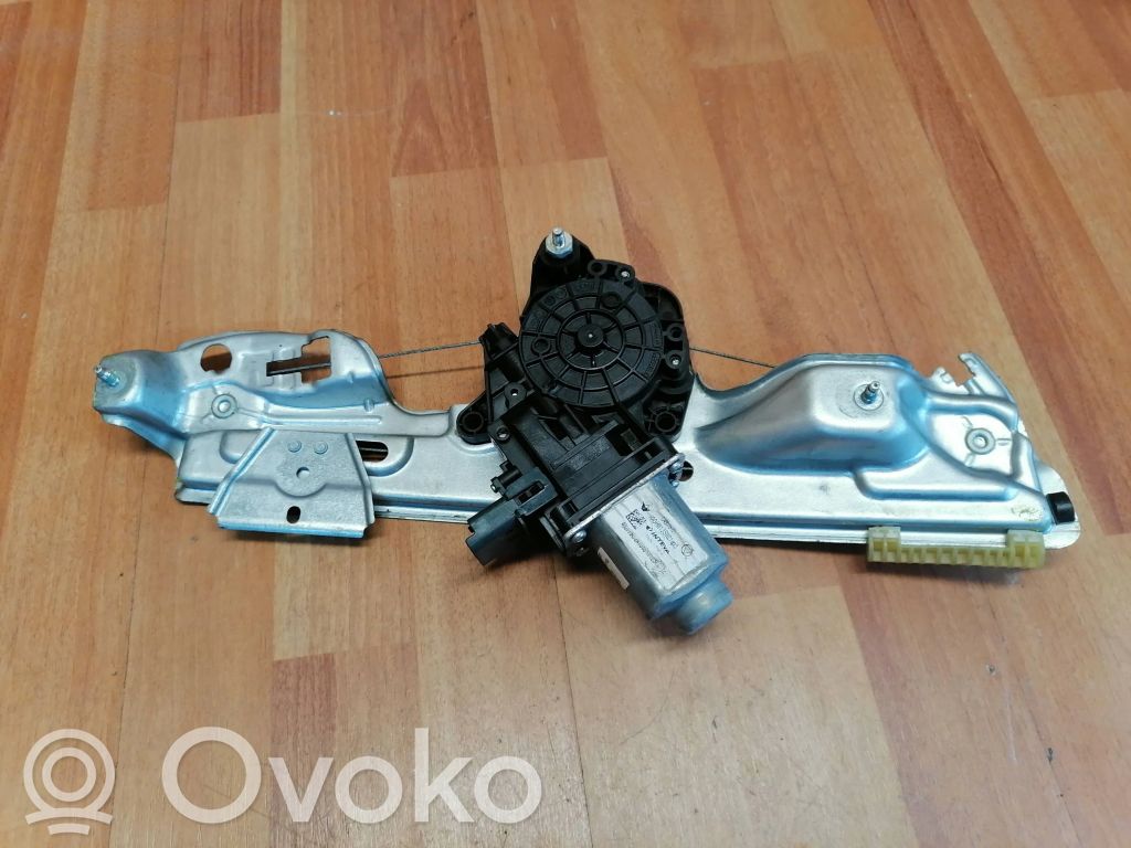Renault Megane IV Elektryczny podnośnik szyby drzwi tylnych 