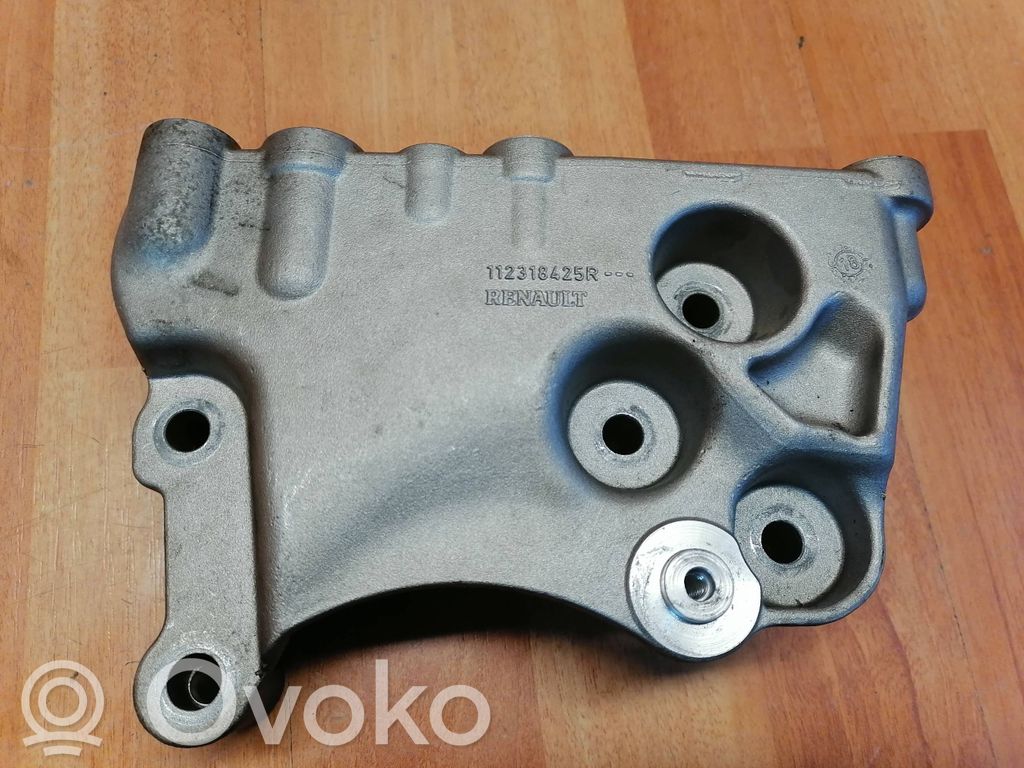 Renault Megane IV Engine mounting bracket 