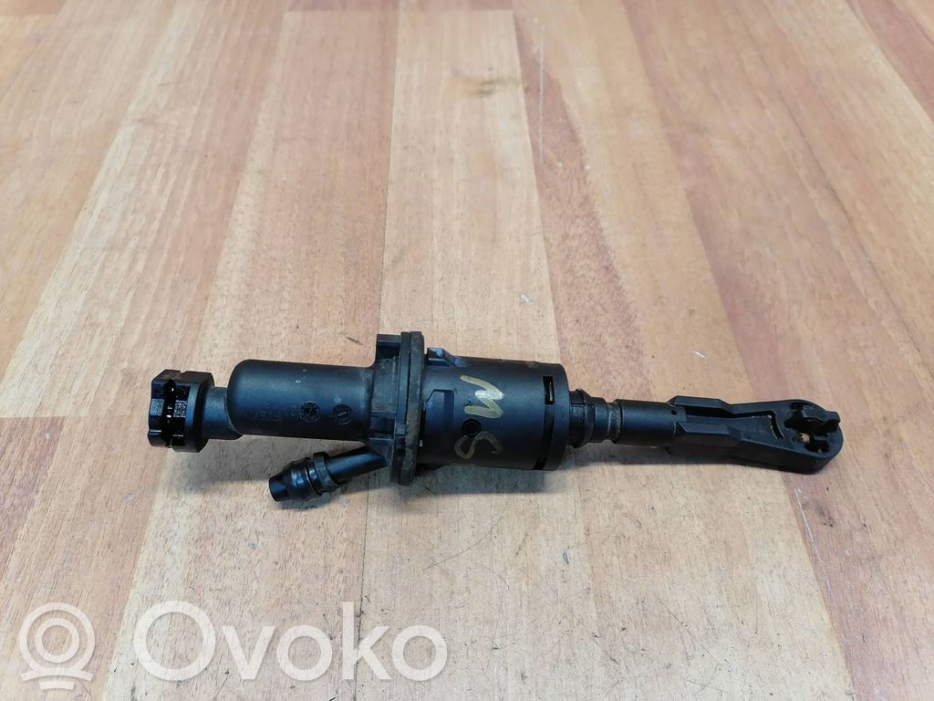 Peugeot 407 Kytkimen pääsylinteri 