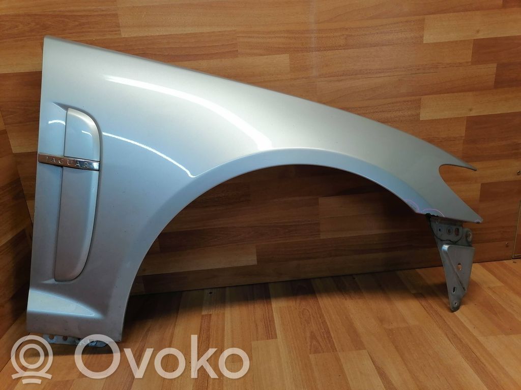 Jaguar XF X250 Sparnas 